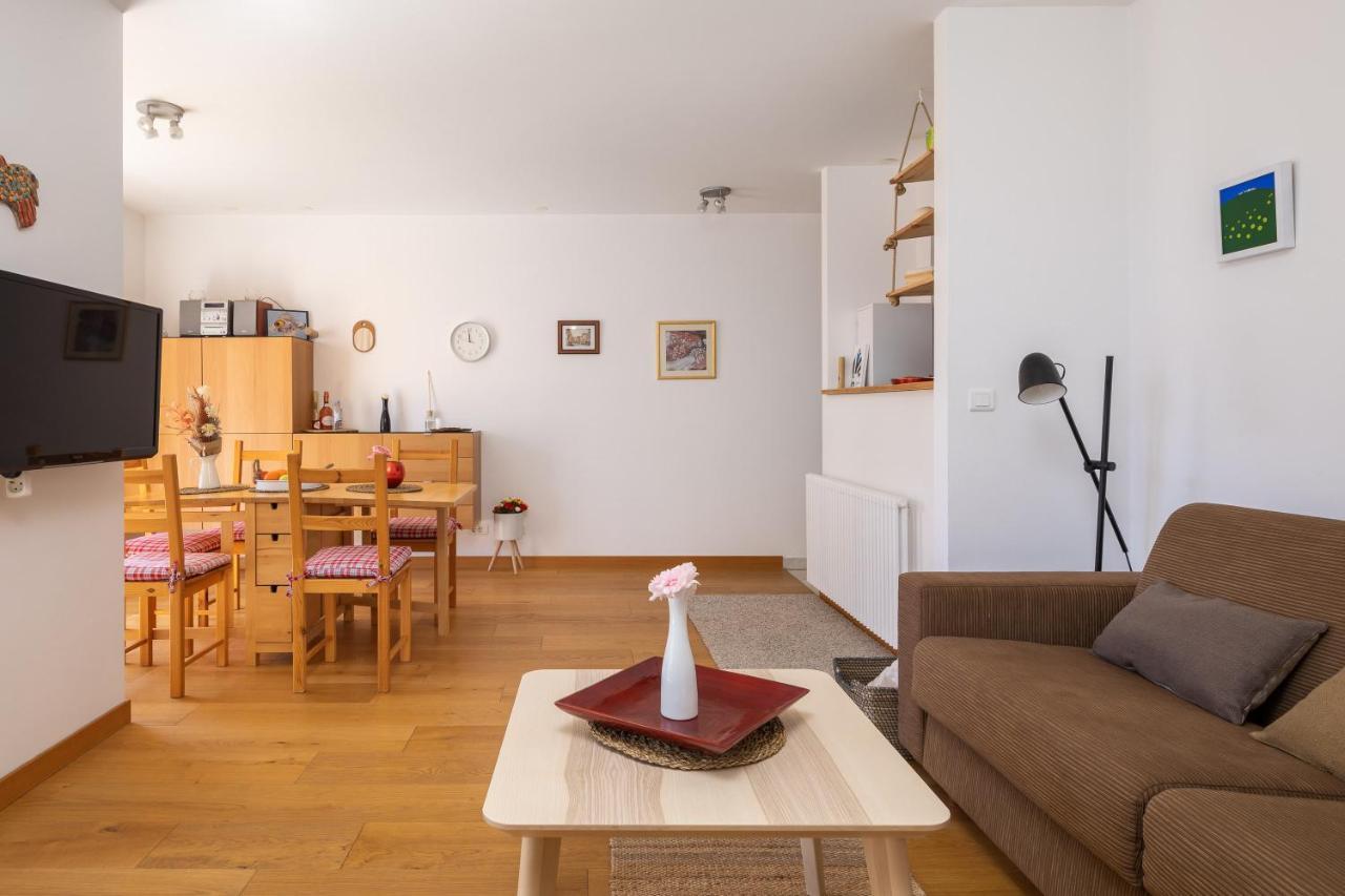 Modern Apt With Terrace 4 Min Walk To The Beach Split Buitenkant foto
