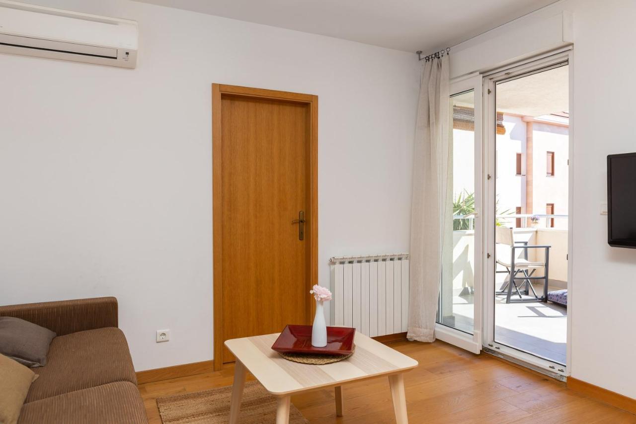 Modern Apt With Terrace 4 Min Walk To The Beach Split Buitenkant foto