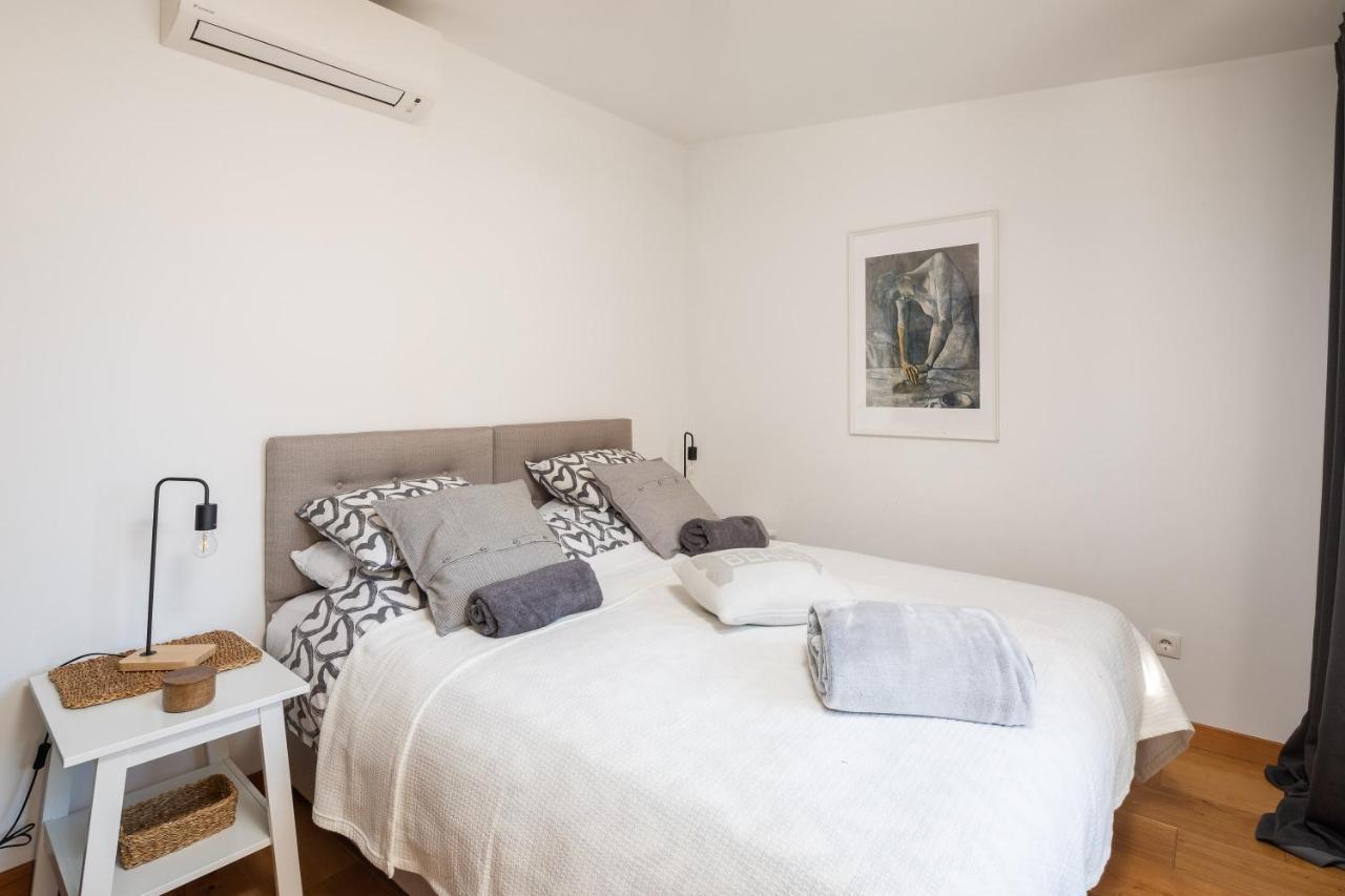 Modern Apt With Terrace 4 Min Walk To The Beach Split Buitenkant foto