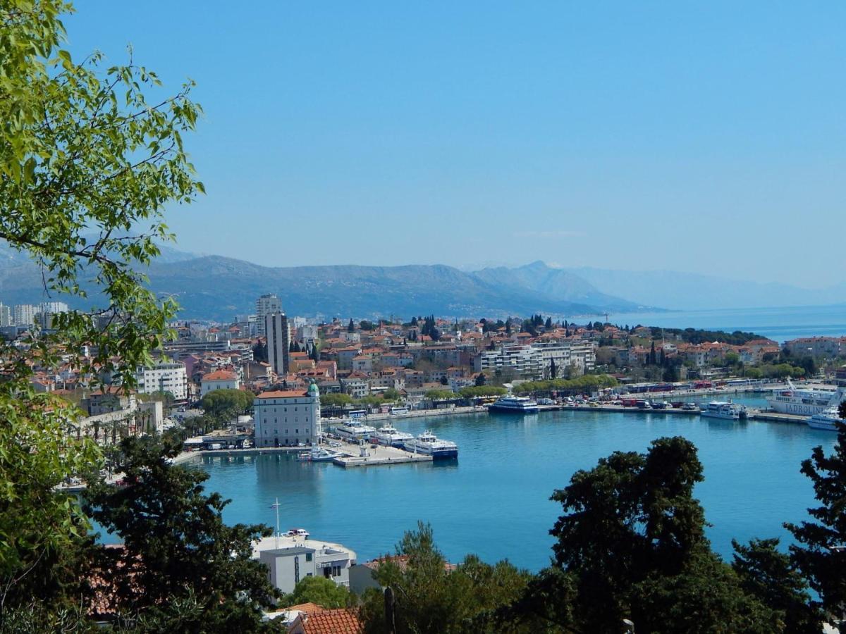 Modern Apt With Terrace 4 Min Walk To The Beach Split Buitenkant foto