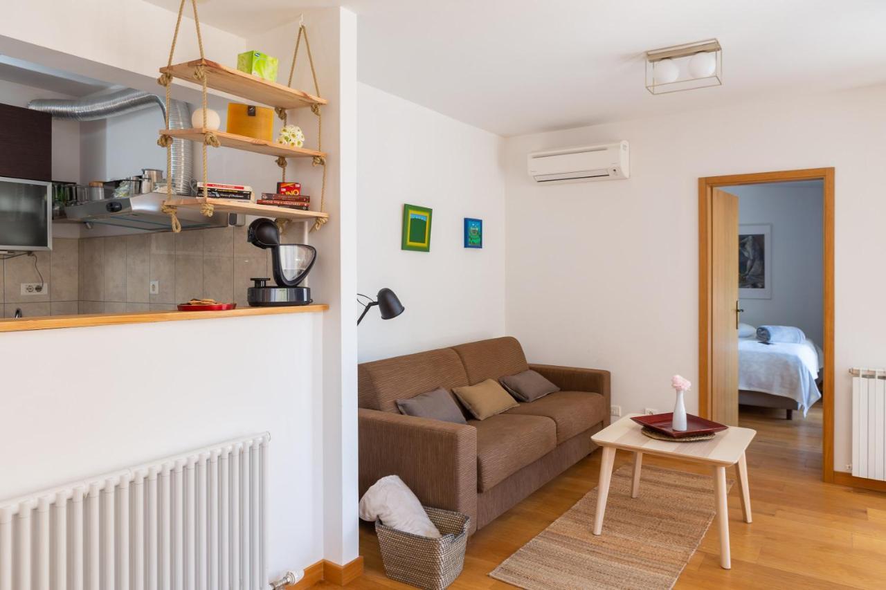 Modern Apt With Terrace 4 Min Walk To The Beach Split Buitenkant foto