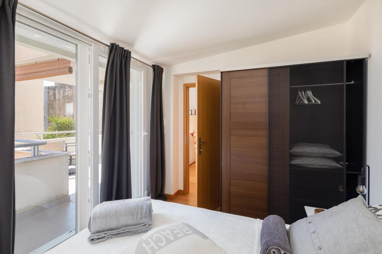 Modern Apt With Terrace 4 Min Walk To The Beach Split Buitenkant foto