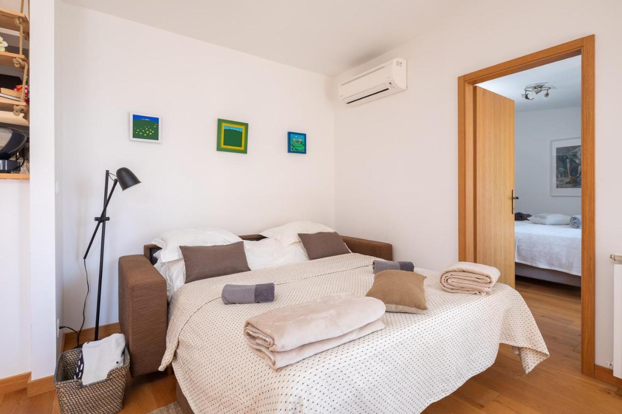 Modern Apt With Terrace 4 Min Walk To The Beach Split Buitenkant foto