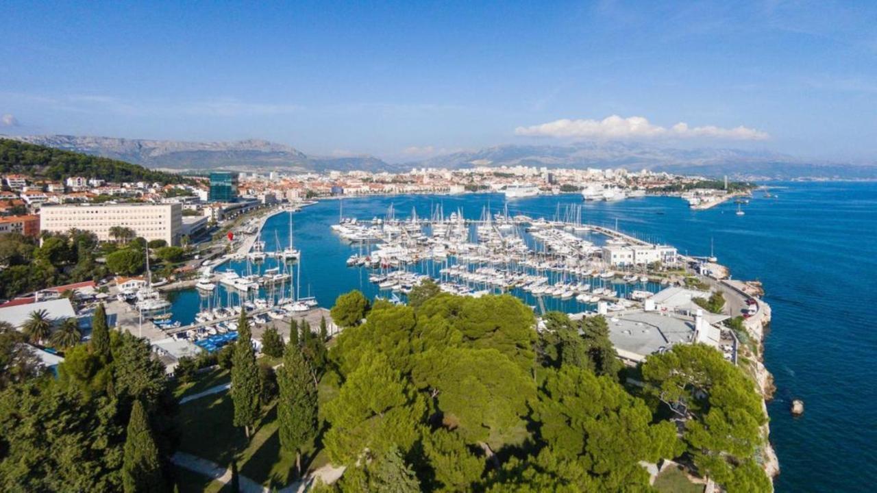 Modern Apt With Terrace 4 Min Walk To The Beach Split Buitenkant foto